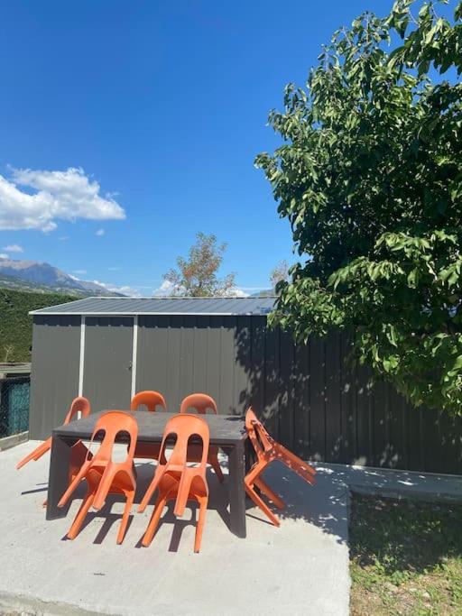Appartement Familial A Crots Bagian luar foto