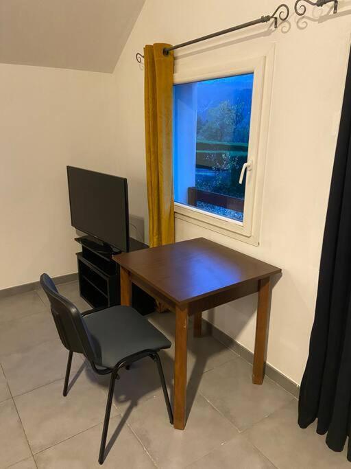 Appartement Familial A Crots Bagian luar foto